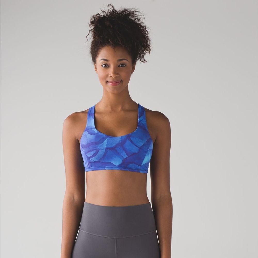 Free to Be Tranquil Rare lululemon sports bra size 6